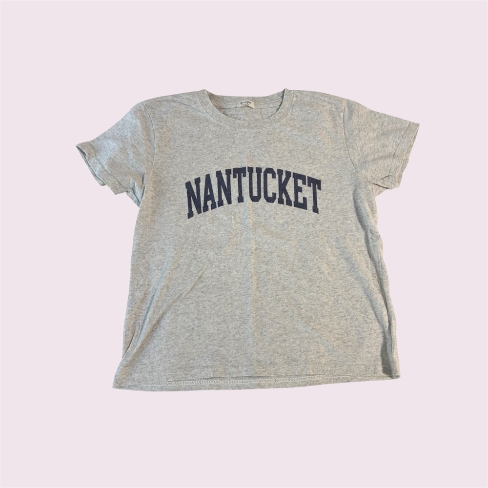 Brandy Melville Women’s Nantucket T-Shirt in Grey One Size Fits All